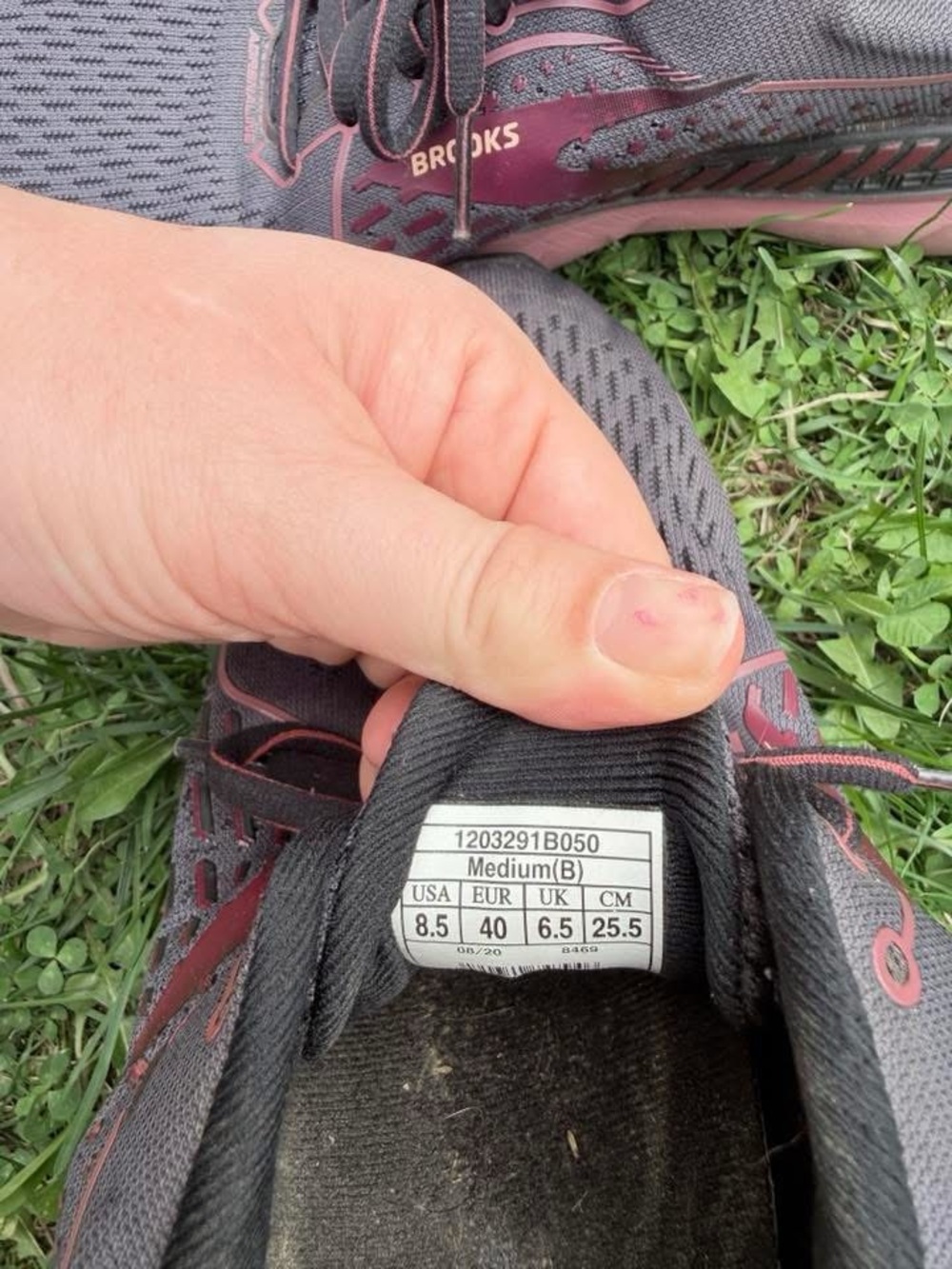 Brooks Men's/Women's Gray and Pink Running Shoes